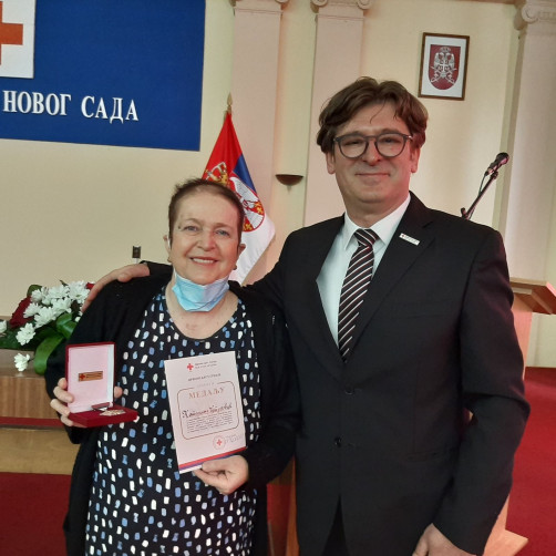 Медаља Црвеног крста Србије Катарини Сутуровић